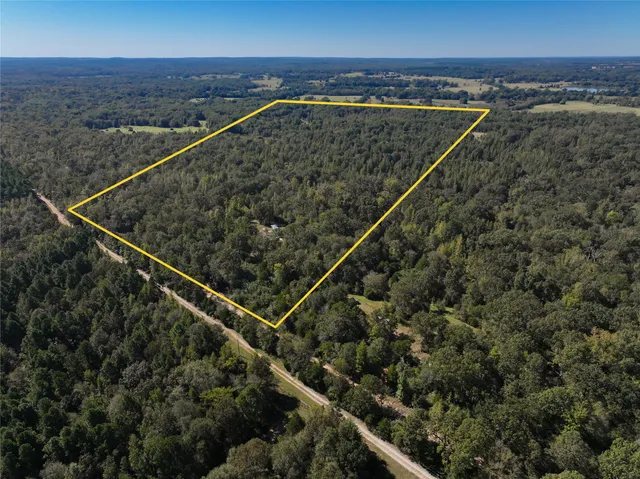 a view of a tennis court