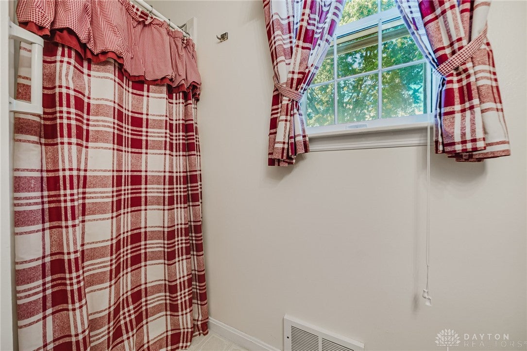 865 Geiserman Road Piqua, OH 45356 - Photo 24 of 98 Gallery Image 24