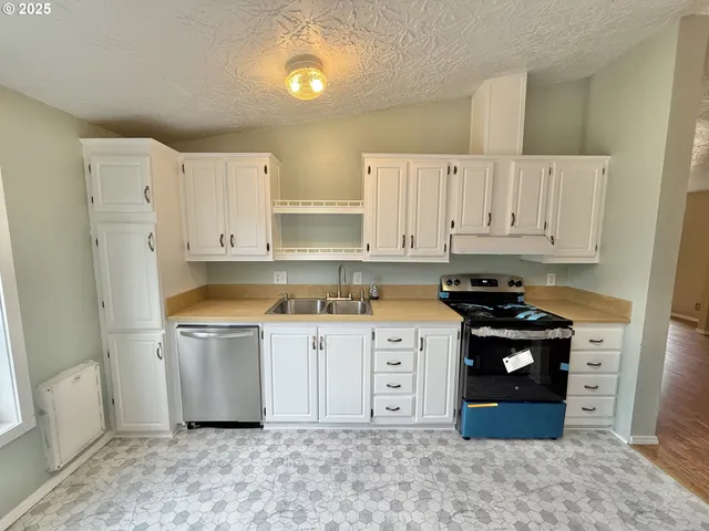 $229,900 | 1282 3rd Street, Unit 37, Lafayette, OR 97127