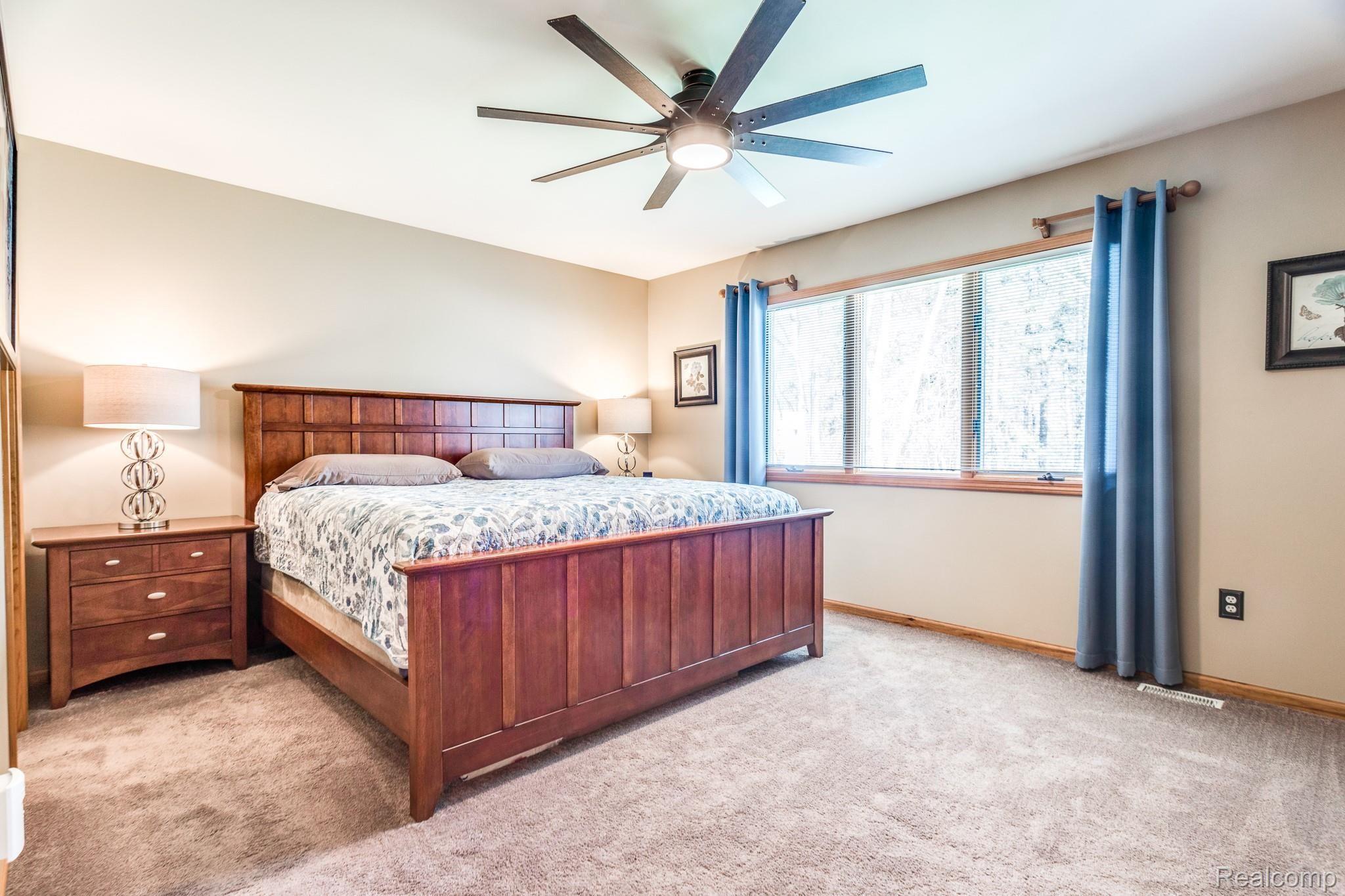 7276 Lakeshore Road Fort Gratiot, MI 48059 - Photo 21 of 38 7276 Lakeshore Rd (40 of 52).jpg