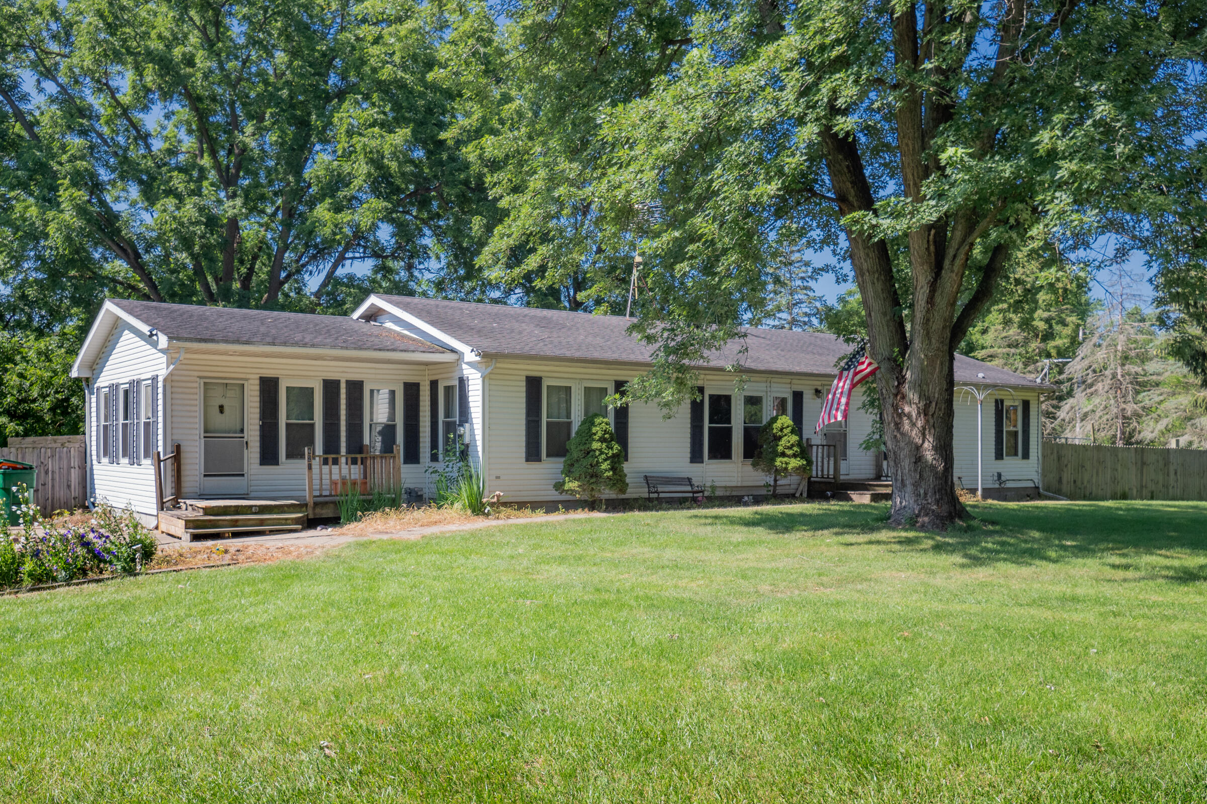 421 Clinton Street Mendon, MI 49072 - Photo 2 of 31 421 Clinton St-102