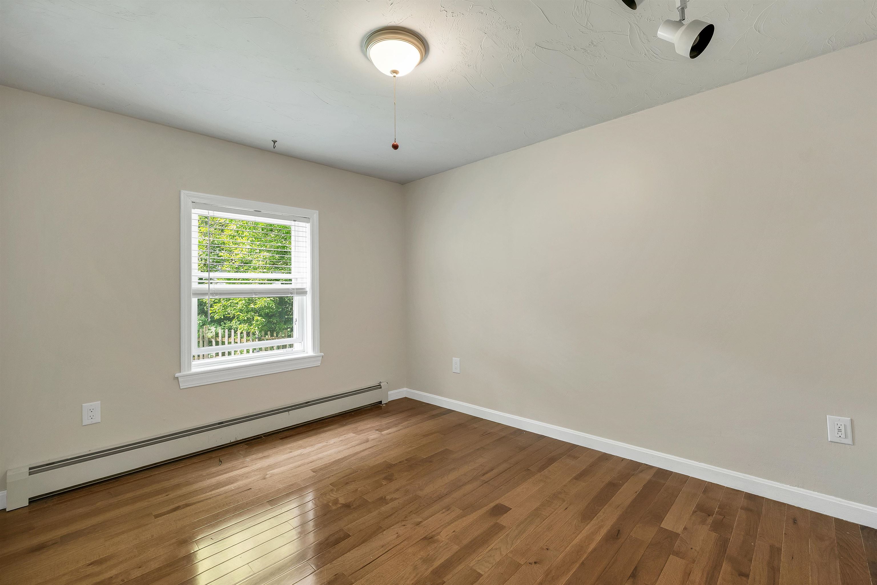 21 Spruce Street Laconia, NH 03246 - Photo 16 of 51