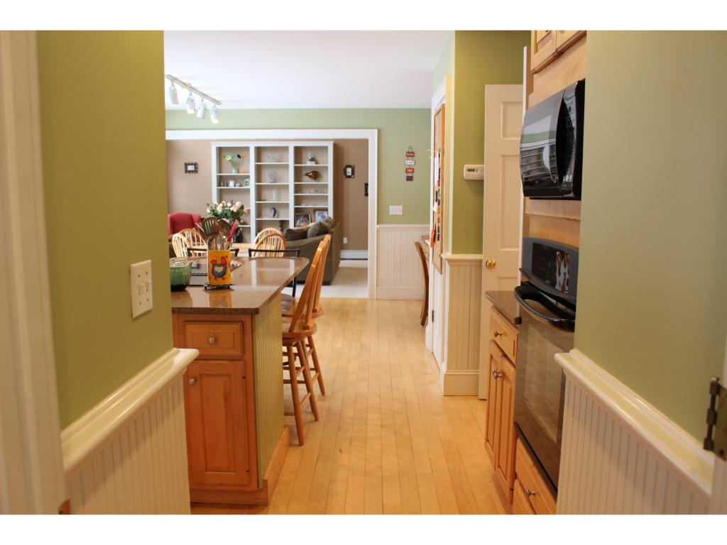 8 Deerfield Road South Burlington, VT 05403 - Photo 8 of 36 Gallery Image 8