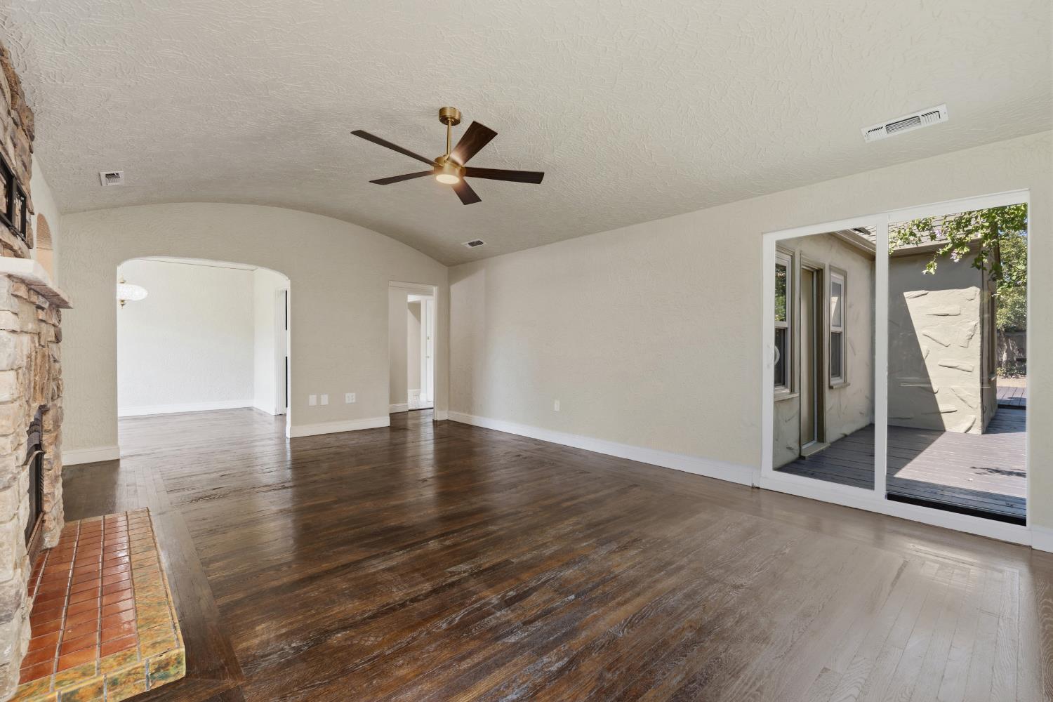 1015 College Avenue Modesto, CA 95350 - Photo 8 of 56