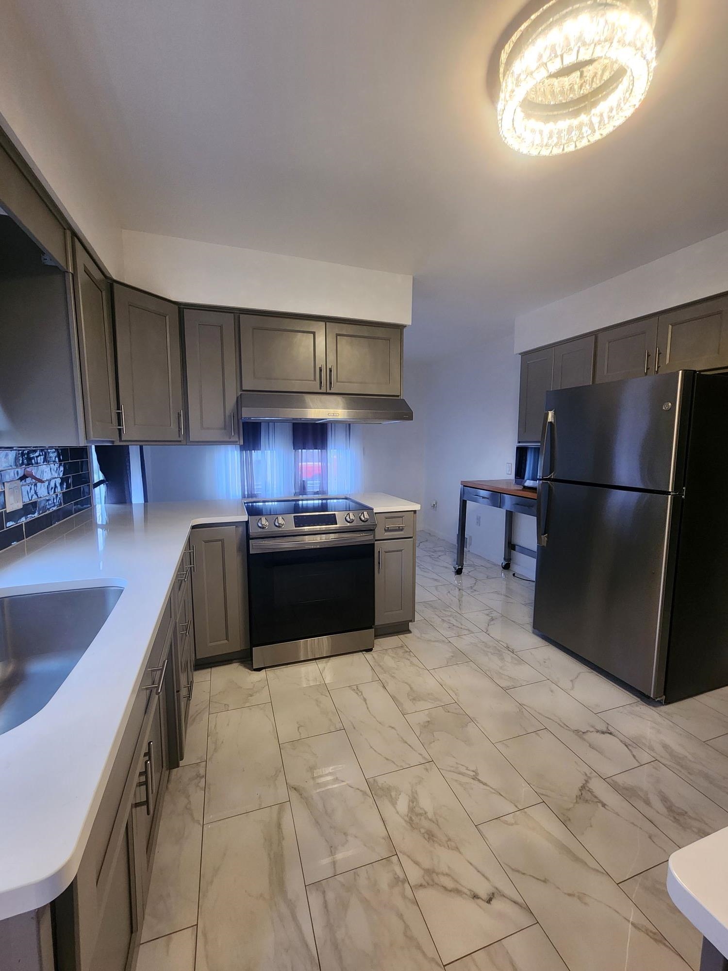 195 South Lincoln Road Bay City, MI 48708 - Photo 4 of 44