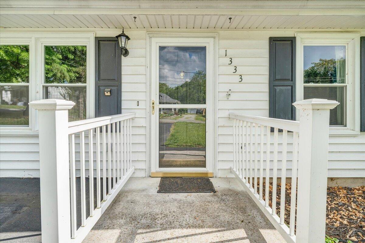 1333 Thomason Road Southeast Roanoke, VA 24014 - Photo 11 of 58 02-MIB08883-R5