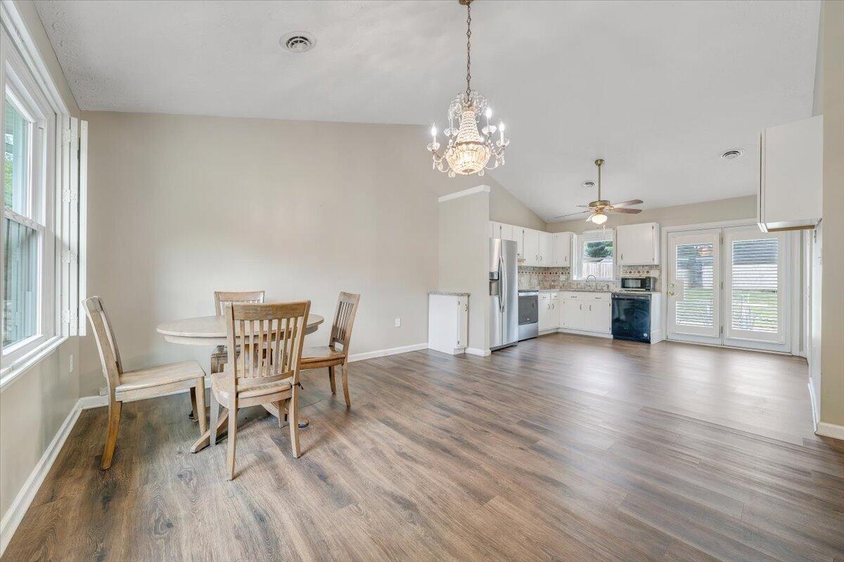 1333 Thomason Road Southeast Roanoke, VA 24014 - Photo 13 of 58 04-MIB08748