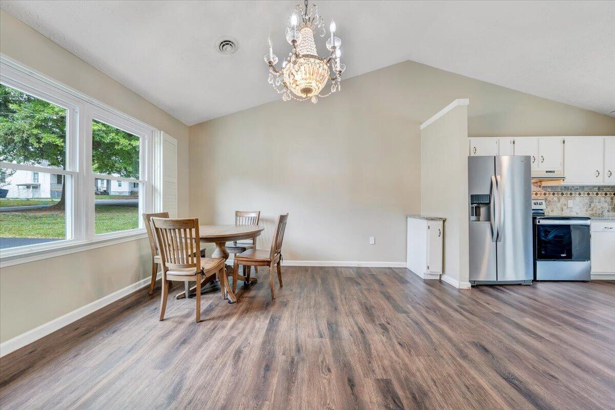 1333 Thomason Road Southeast Roanoke, VA 24014 - Photo 14 of 58 05-MIB08754