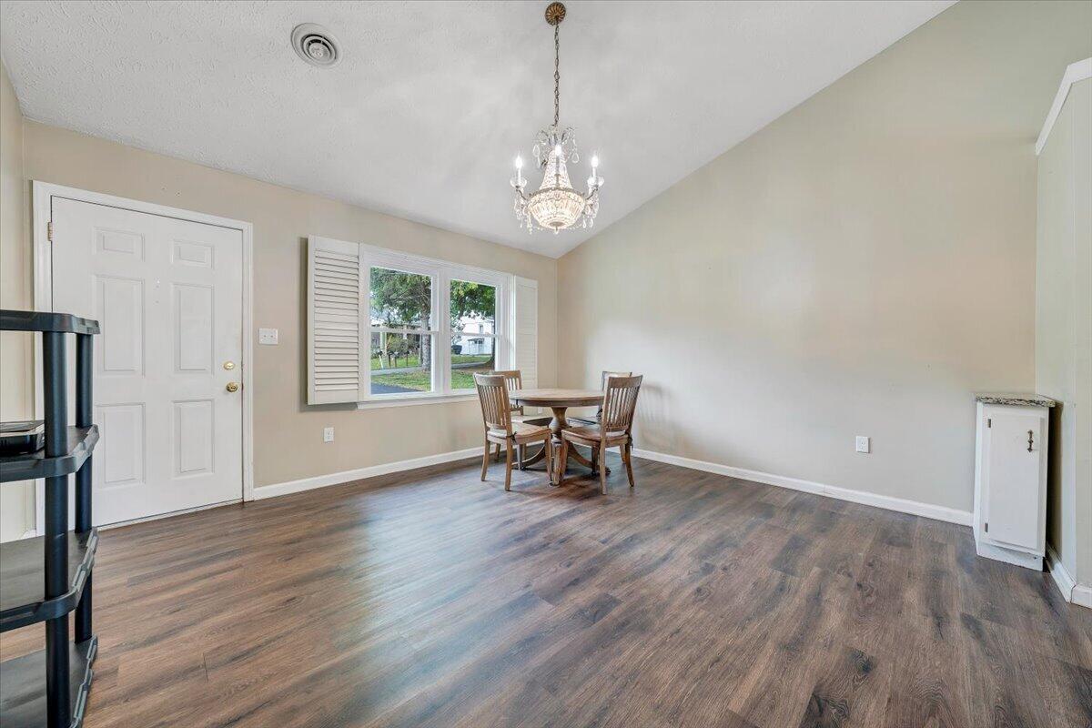 1333 Thomason Road Southeast Roanoke, VA 24014 - Photo 15 of 58 06-MIB08751