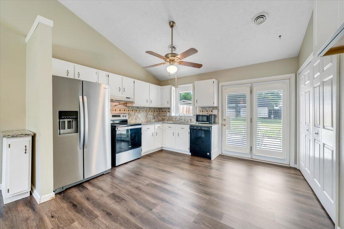 1333 Thomason Road Southeast Roanoke, VA 24014 - Photo 2 of 58 09-MIB08766