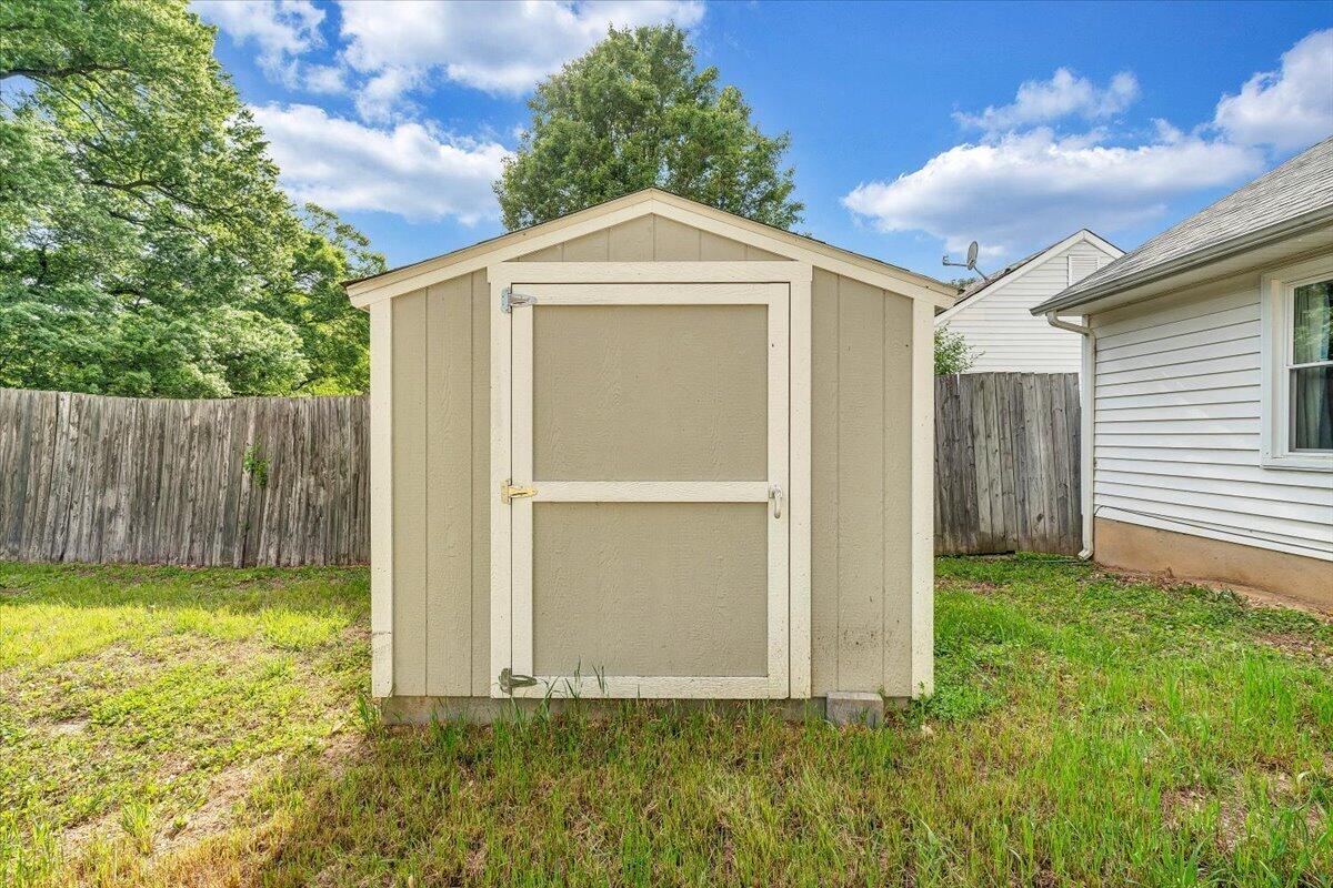 1333 Thomason Road Southeast Roanoke, VA 24014 - Photo 31 of 58 30-MIB08838