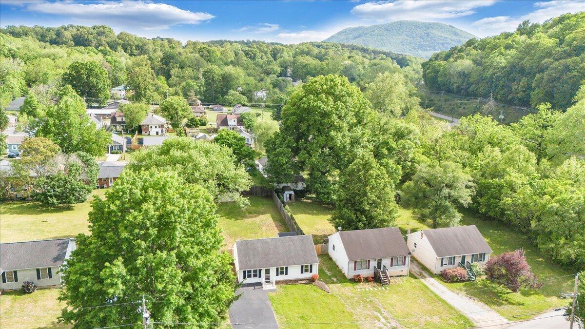1333 Thomason Road Southeast Roanoke, VA 24014 - Photo 42 of 58 42-DJI_20260428170305_0006_D