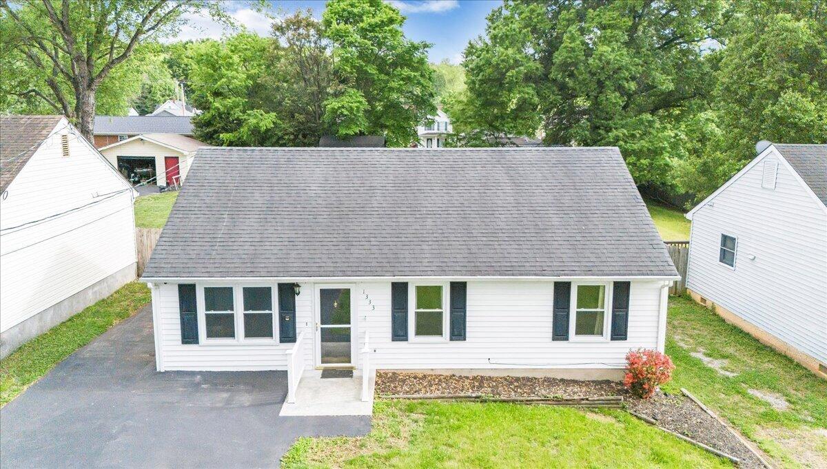 1333 Thomason Road Southeast Roanoke, VA 24014 - Photo 43 of 58 43-DJI_20260428170150_0002_D-R5