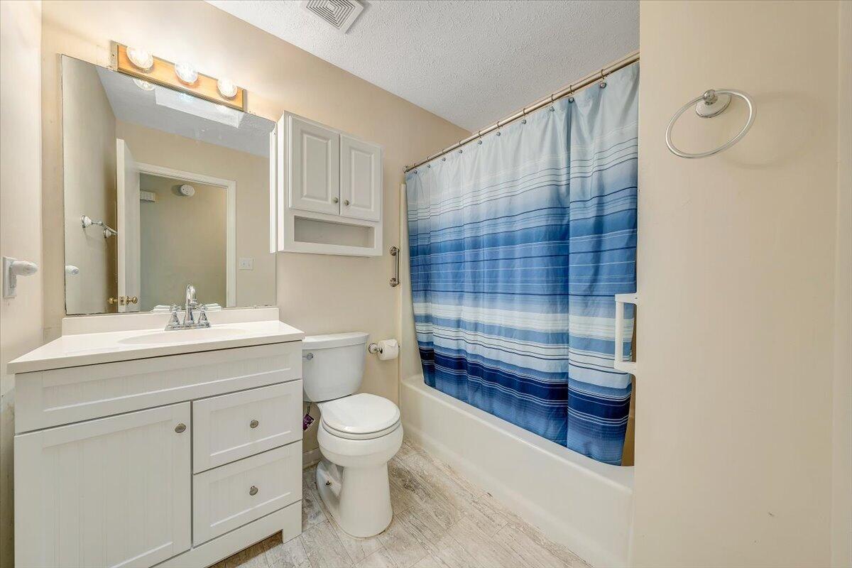 1333 Thomason Road Southeast Roanoke, VA 24014 - Photo 8 of 58 26-MIB08790