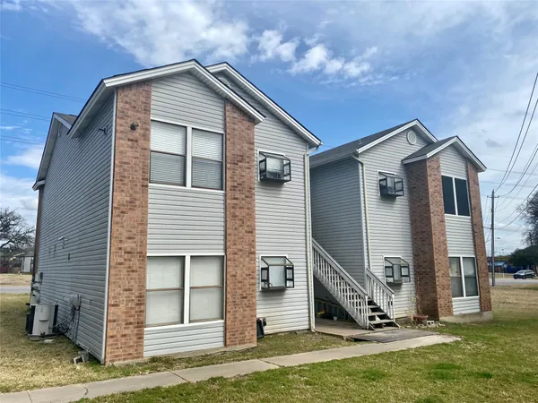 $1,400 | 2405 West Slaughter Lane, Unit B, Austin, TX 78748