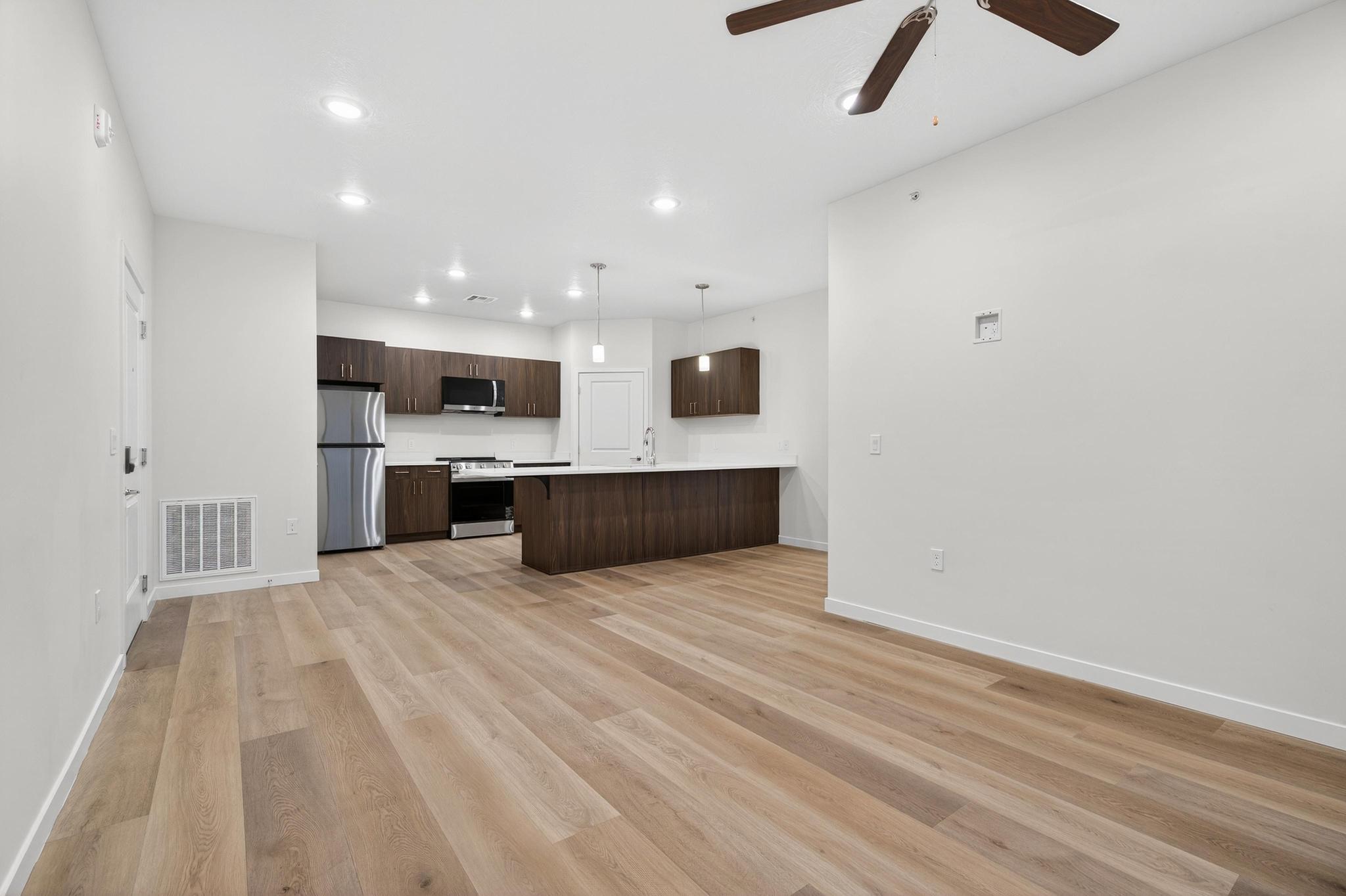 983 West State Street, Unit C203 Hurricane, UT 84737 - Photo 14 of 48 DSC09526