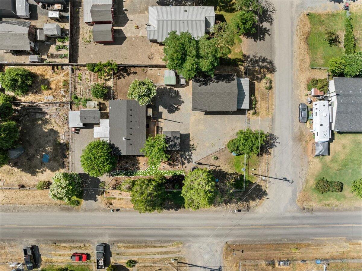 1641 Gibbon Road Central Point, OR 97502 - Photo 27 of 30 25-DJI_0762