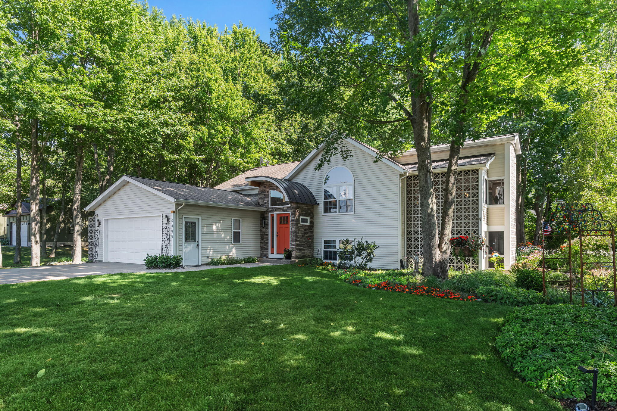6806 Wiley Road Douglas, MI 49406 - Photo 3 of 82 4-web-or-mls-Project_20260720_5134