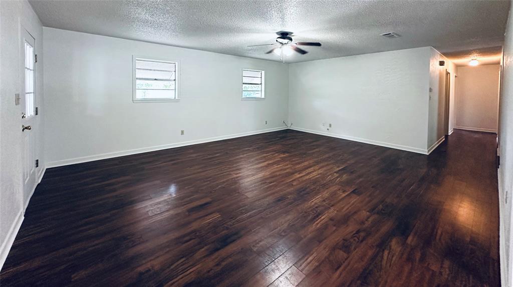 303 North Victor Street Comanche, TX 76442 - Photo 4 of 12