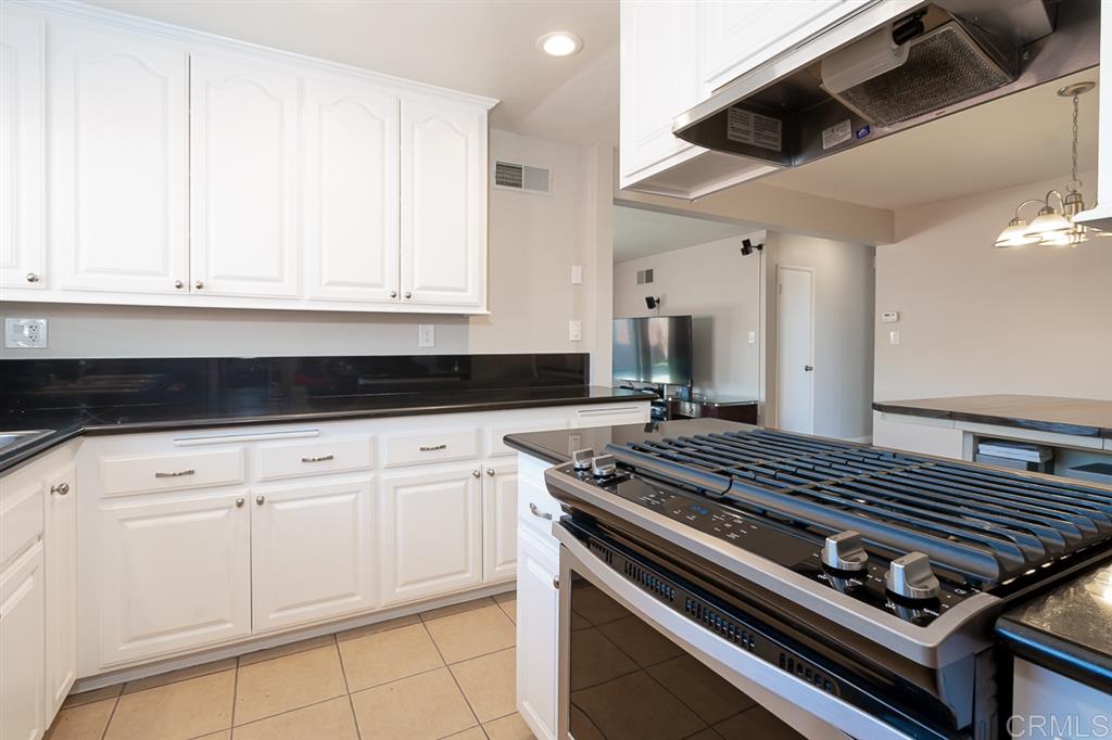 9111 Cambon Street Spring Valley, CA 91977 - Photo 13 of 23 Gallery Image 13