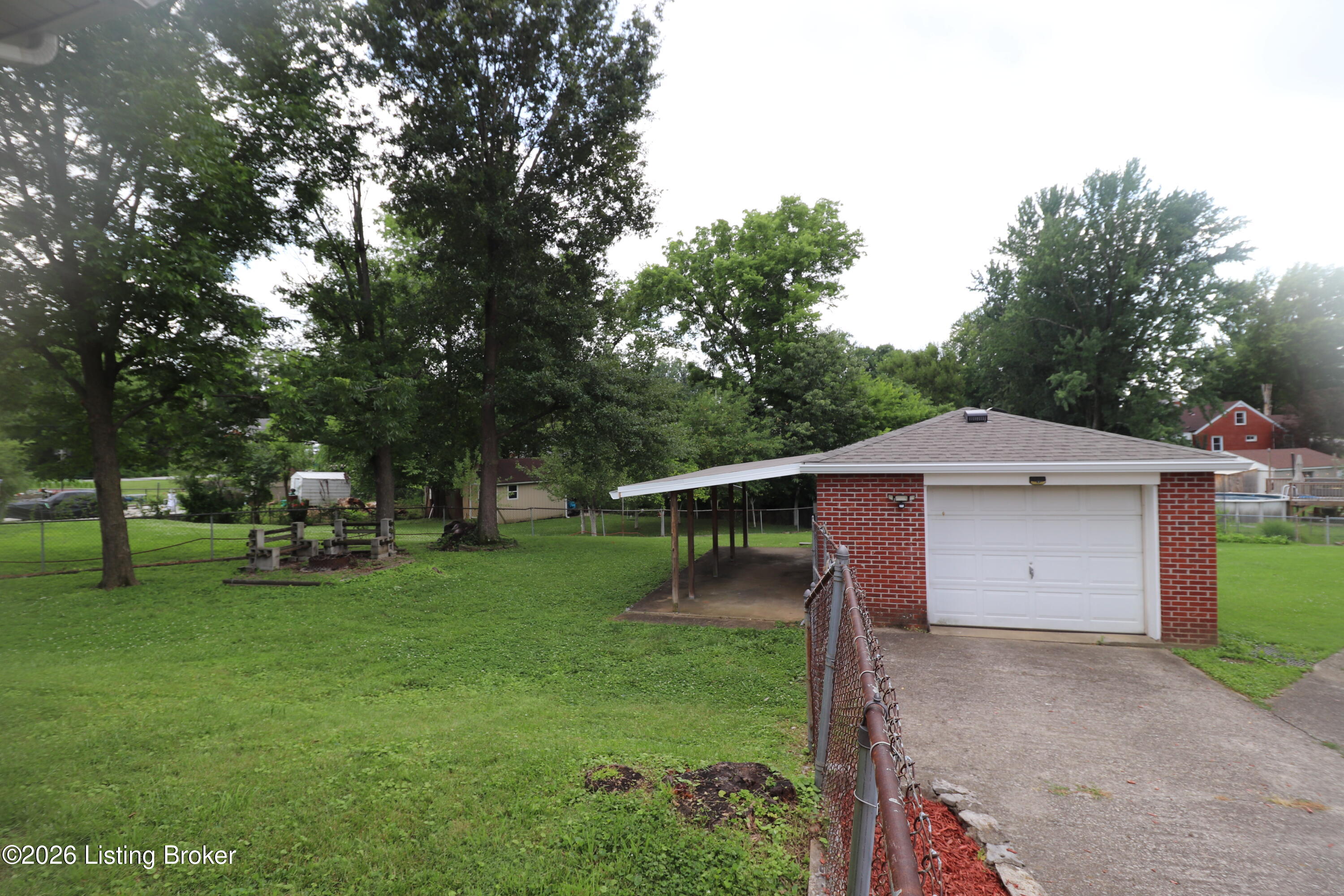 5410 Layne Road Louisville, KY 40219 - Photo 30 of 32 Garage