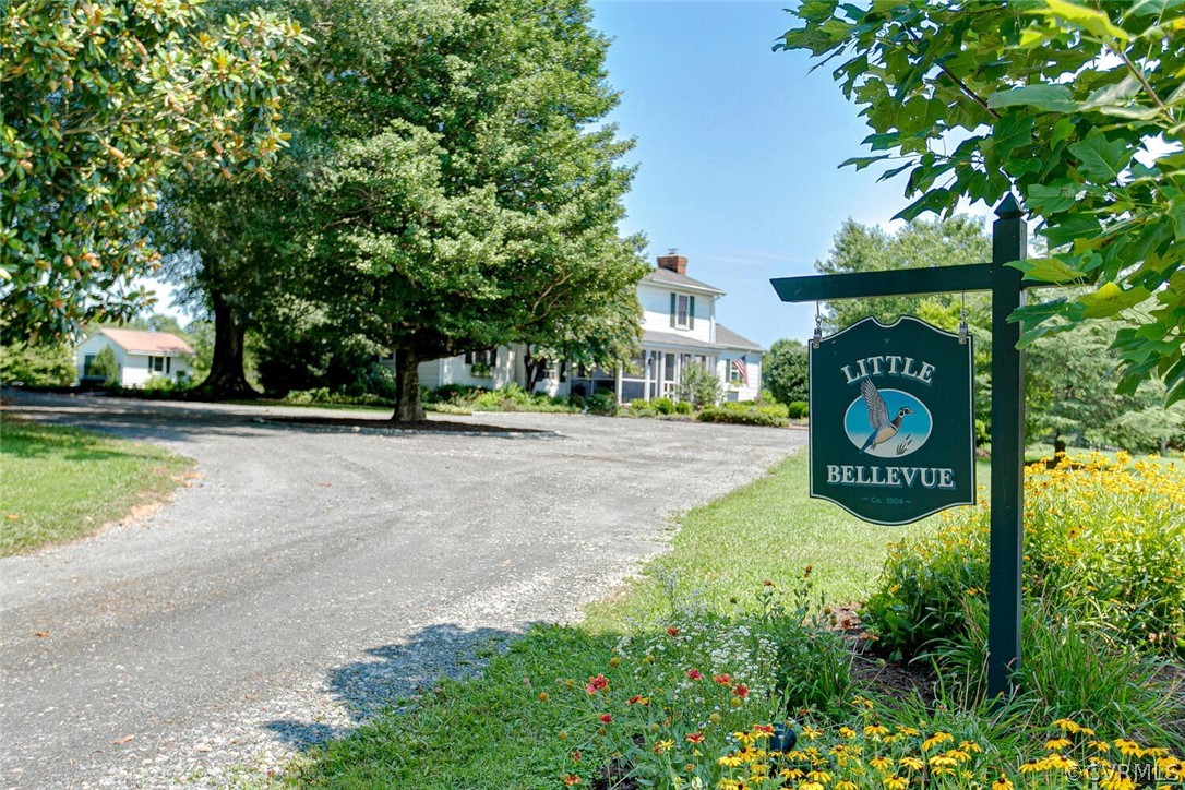 1161 Manakin Road Manakin-Sabot, VA 23103 - Photo 2 of 50 The private circular drive and parking areas are l