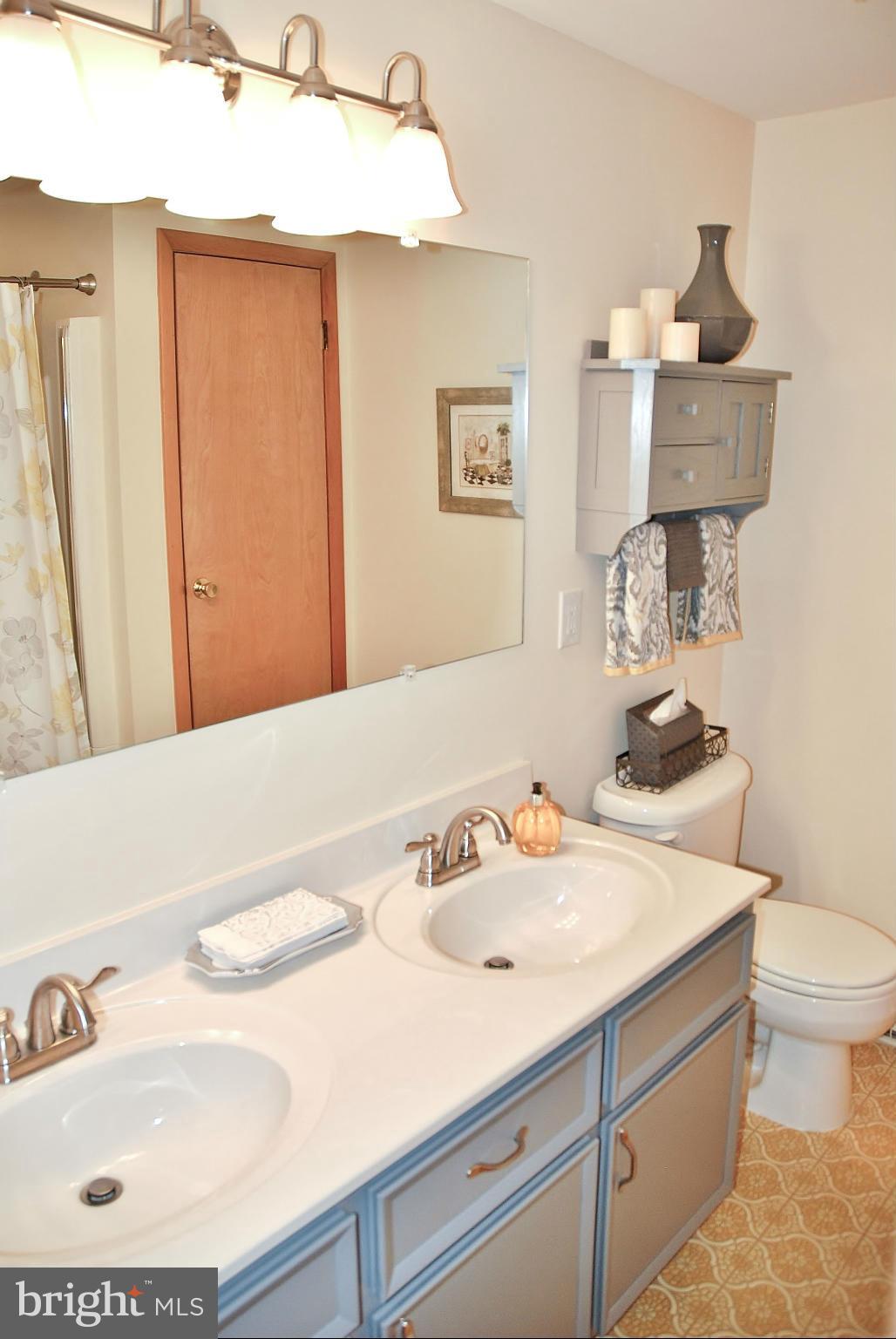 27817 Barnes Road Damascus, MD 20872 - Photo 16 of 30 Bath