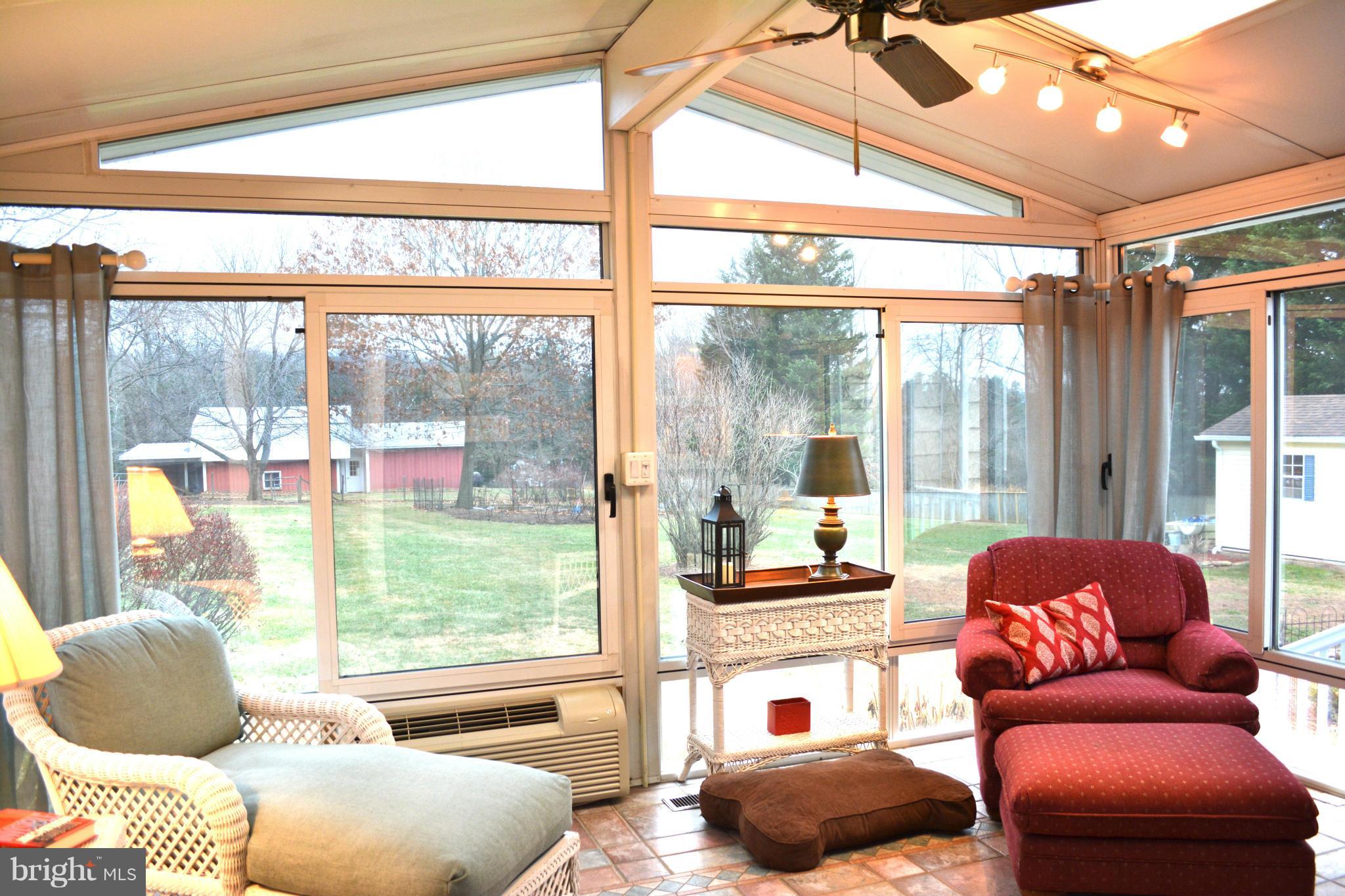 27817 Barnes Road Damascus, MD 20872 - Photo 25 of 30 Sunroom
