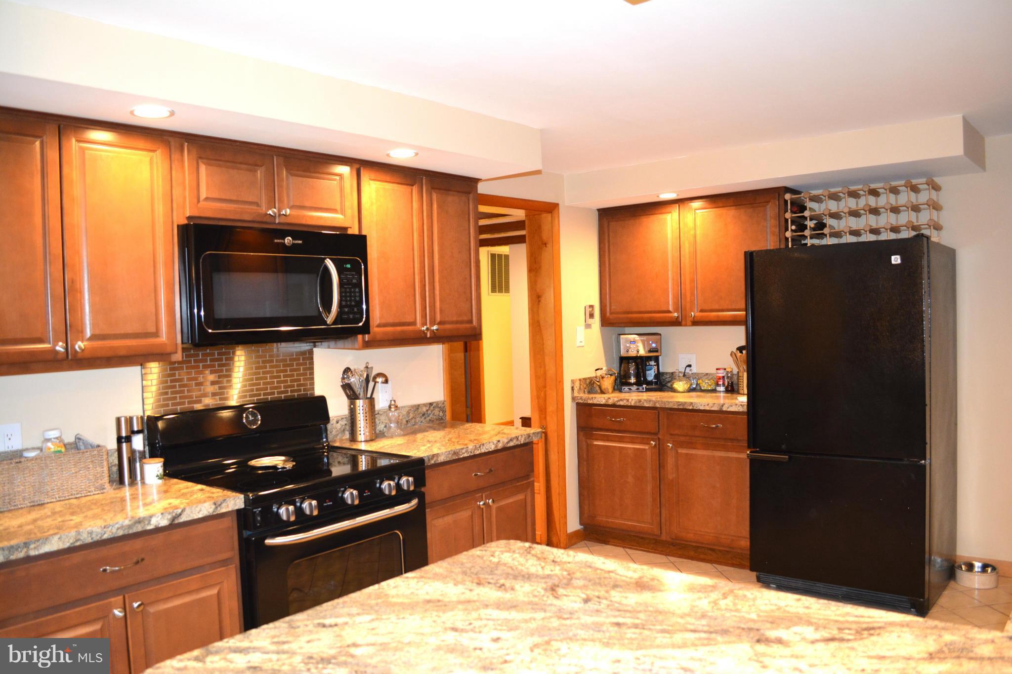 27817 Barnes Road Damascus, MD 20872 - Photo 5 of 30 Kitchen