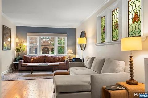 $849,900 | 370 Undercliff Avenue, Edgewater, NJ 07020
