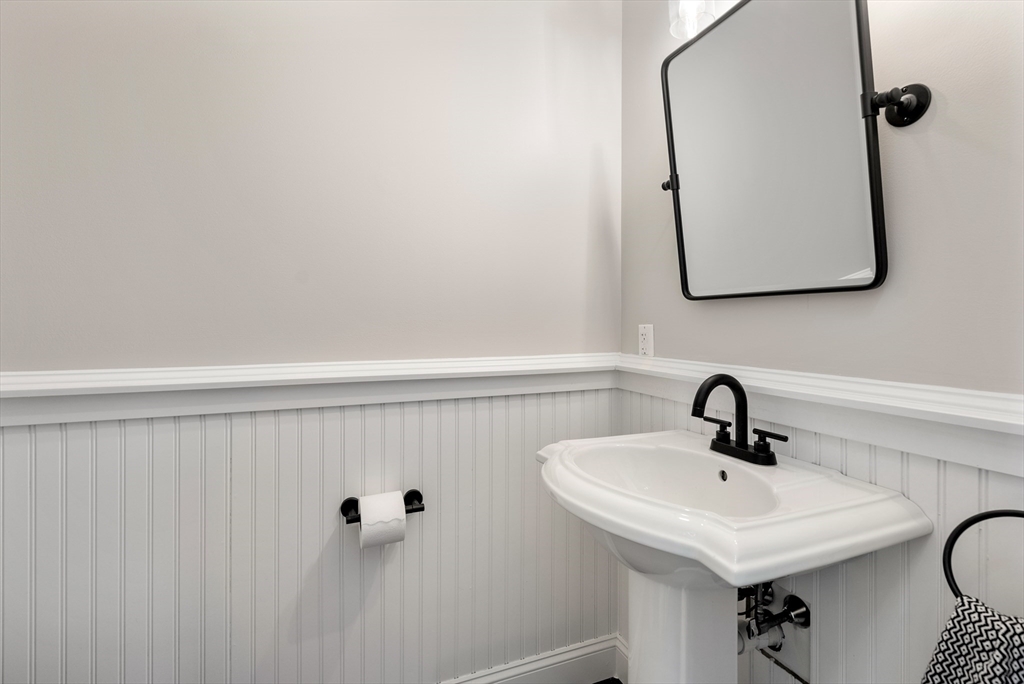 11 Whitney Road Berlin, MA 01503 - Photo 15 of 35 Gallery Image 15