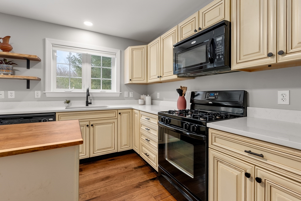 11 Whitney Road Berlin, MA 01503 - Photo 8 of 35 Gallery Image 8