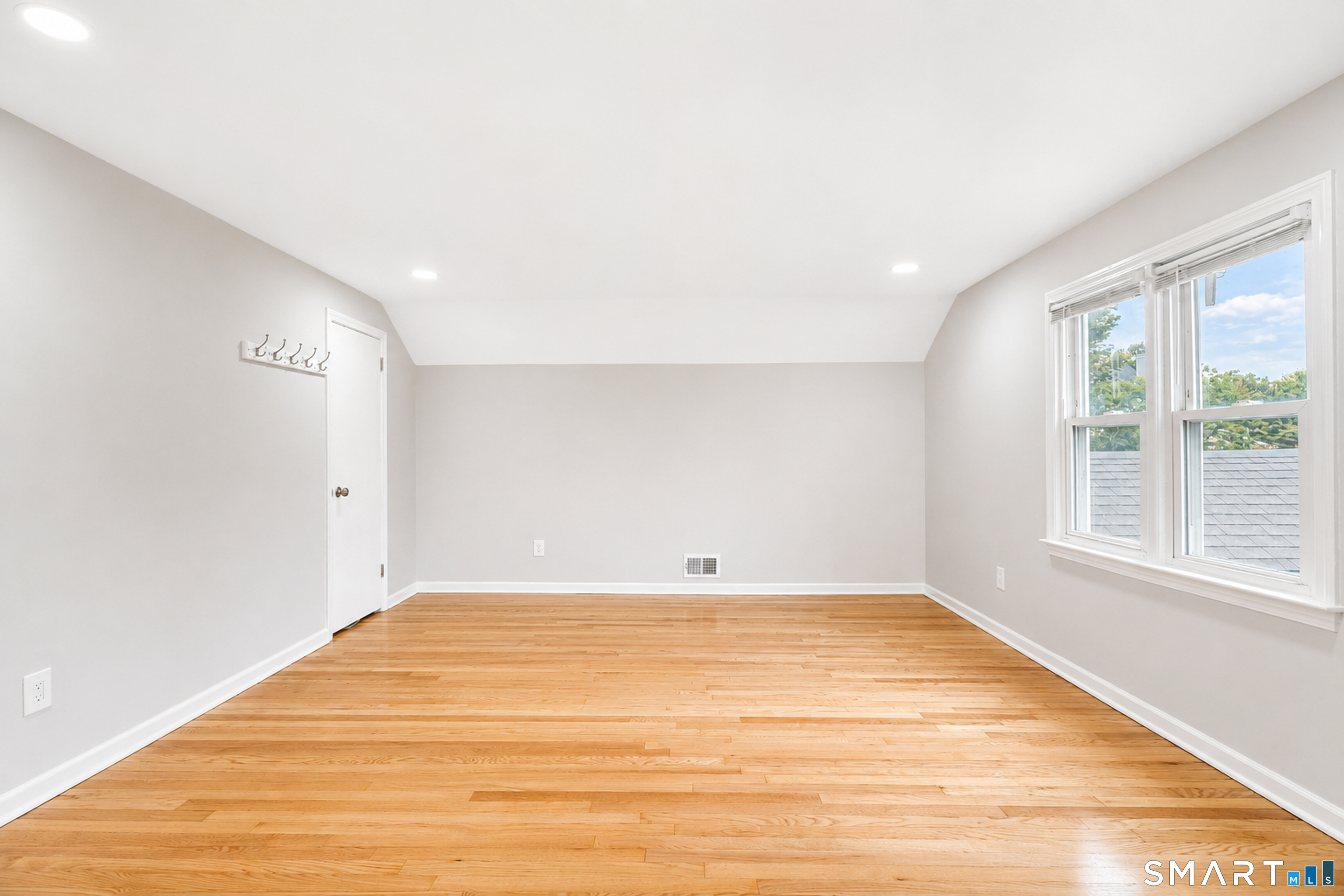 216 Country Road Fairfield, CT 06824 - Photo 15 of 17 Gallery Image 15