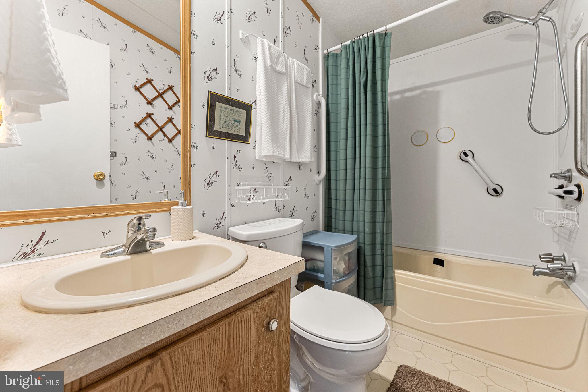 471 Burrells Marina Road Urbanna, VA 23175 - Photo 23 of 36 Bathroom