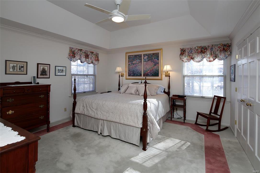 22 Dunleith Drive Ladue, MO 63124 - Photo 13 of 25