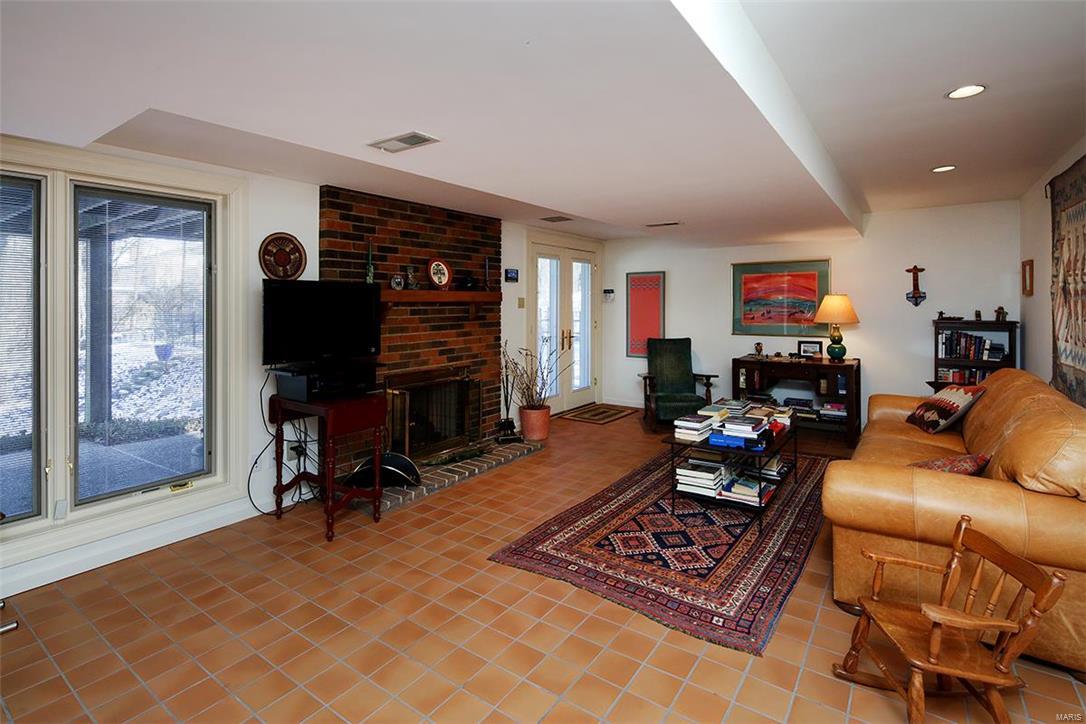 22 Dunleith Drive Ladue, MO 63124 - Photo 19 of 25