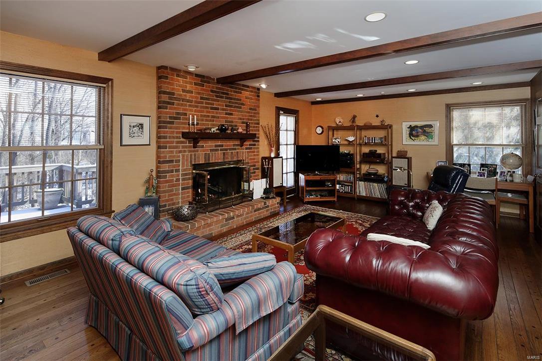 22 Dunleith Drive Ladue, MO 63124 - Photo 8 of 25