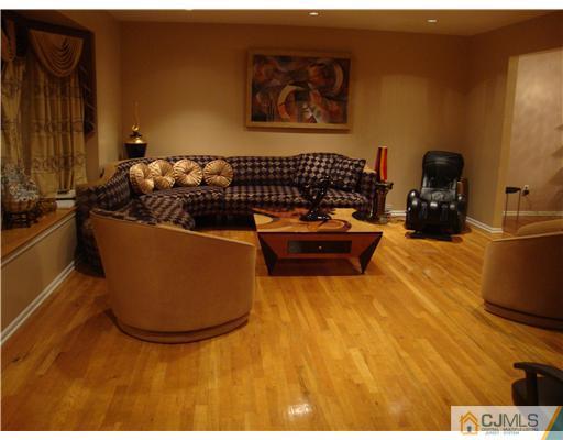 10 Clinton Avenue Edison, NJ 08820 - Photo 2 of 7 Gallery Image 2