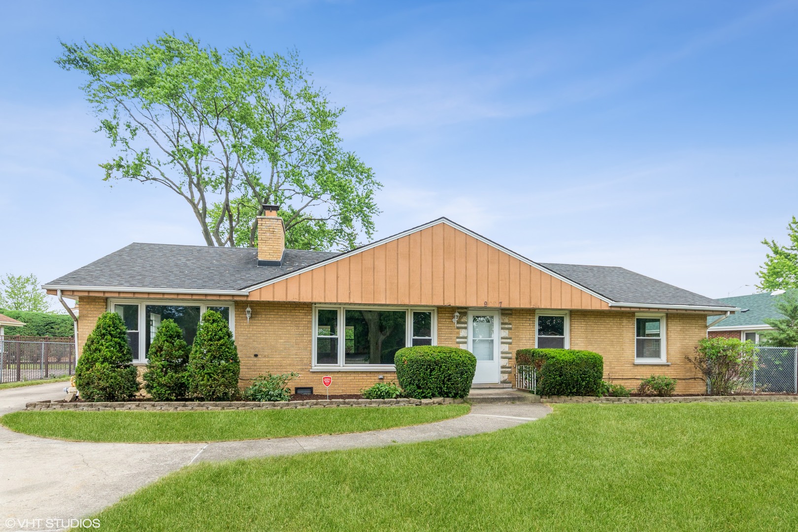 9007 Ridgeland Avenue Oak Lawn, IL 60453 - Photo 2 of 18