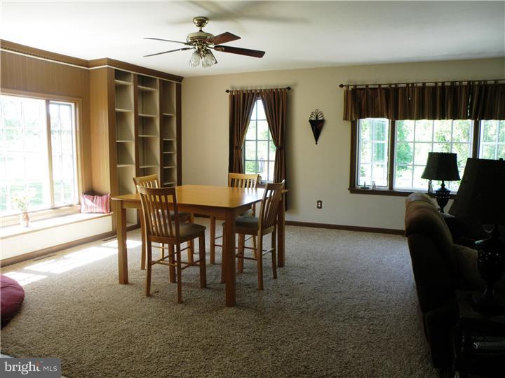 990 Font Road Glenmoore, PA 19343 - Photo 15 of 25 Family Room