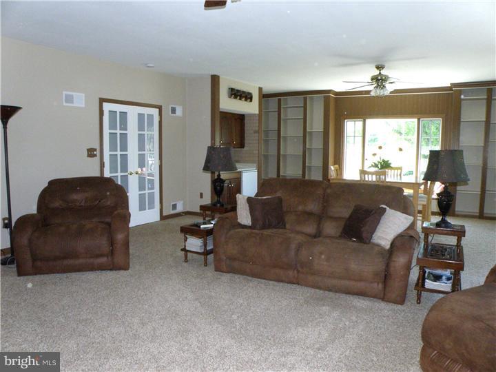 990 Font Road Glenmoore, PA 19343 - Photo 16 of 25 Family Room