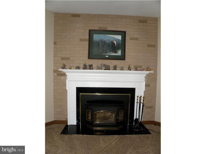 990 Font Road Glenmoore, PA 19343 - Photo 17 of 25 Family Room