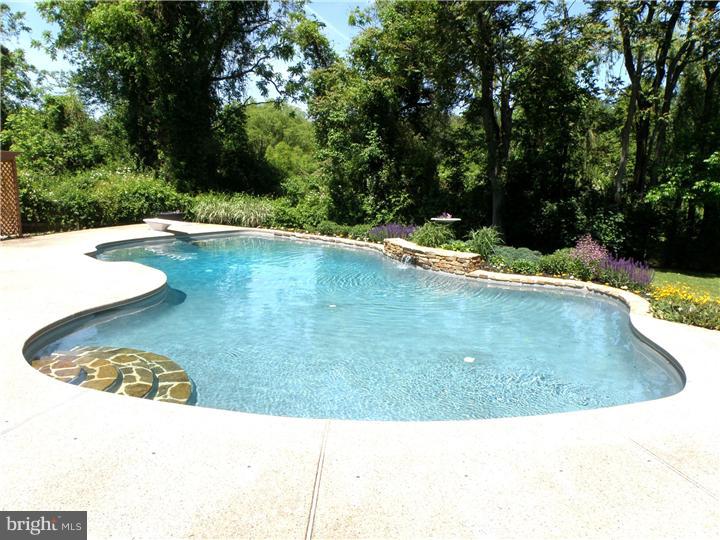 990 Font Road Glenmoore, PA 19343 - Photo 3 of 25 Gallery Image 3