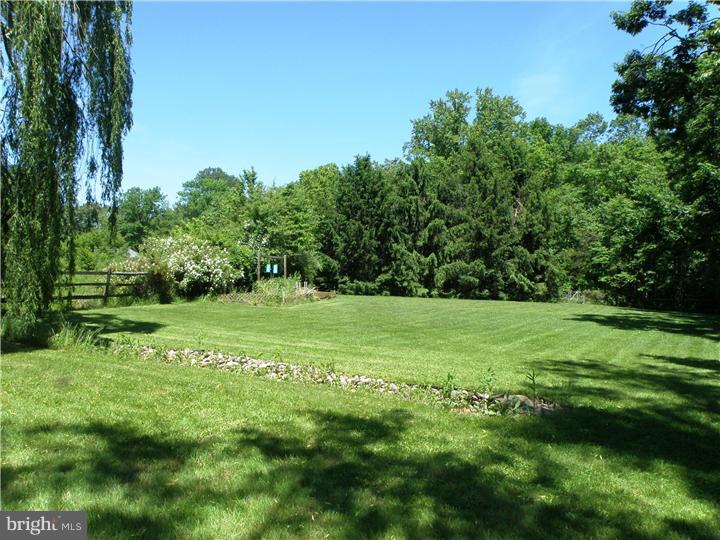990 Font Road Glenmoore, PA 19343 - Photo 25 of 25 View in Back