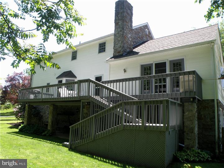 990 Font Road Glenmoore, PA 19343 - Photo 5 of 25 Exterior Back