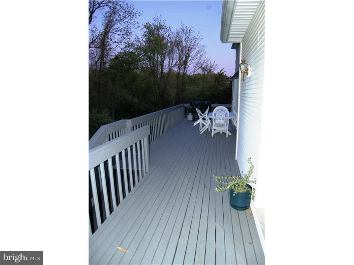 990 Font Road Glenmoore, PA 19343 - Photo 6 of 25 Deck