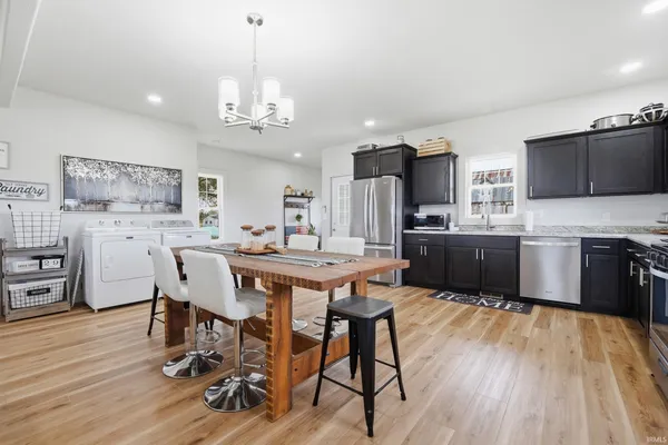 $389,900 | 6815 South 550 East, Wolcottville, IN 46795