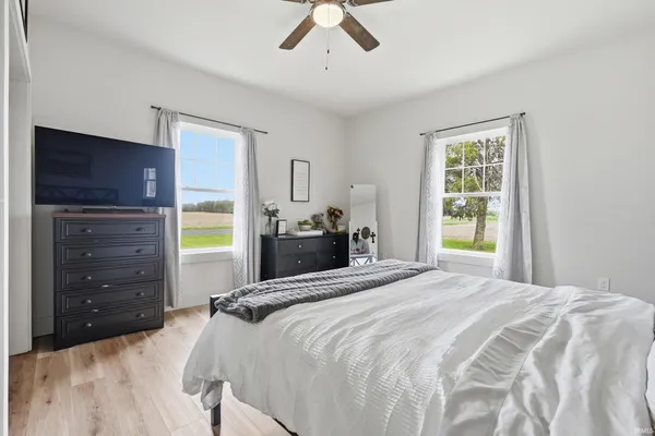 $389,900 | 6815 South 550 East, Wolcottville, IN 46795