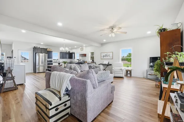 $389,900 | 6815 South 550 East, Wolcottville, IN 46795