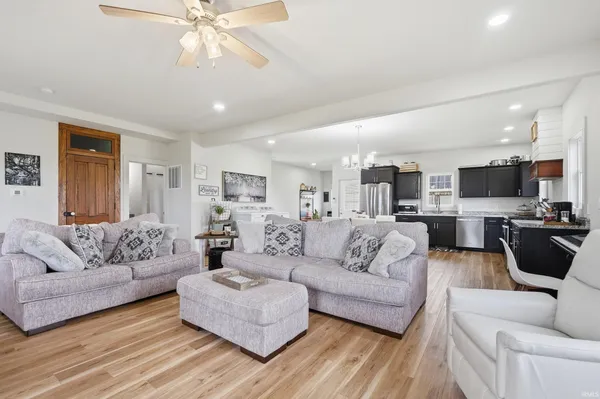 $389,900 | 6815 South 550 East, Wolcottville, IN 46795